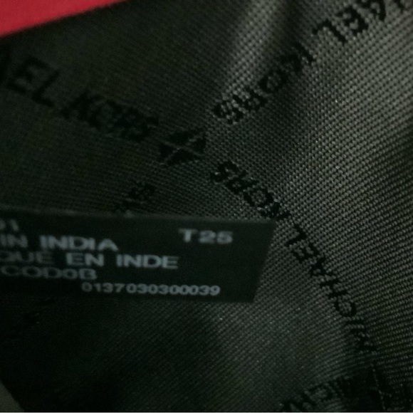 Michael Kors Cooper tall card case-Retail $78 - Picture 5 of 5